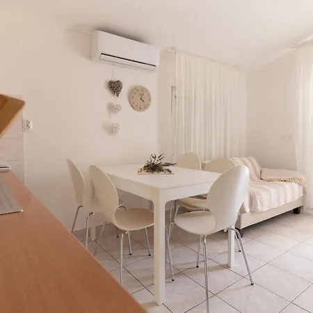 Time Near Queen - Ta Leut Agency דירה *