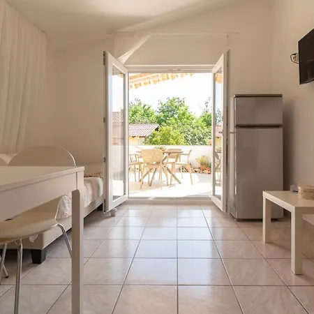 Apartment Time Near Queen Beach *